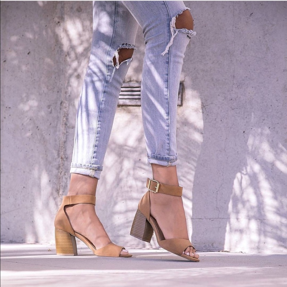 Tan Open Toe Ankle Strap Low Block Heel Sandal - Picture 2 of 3